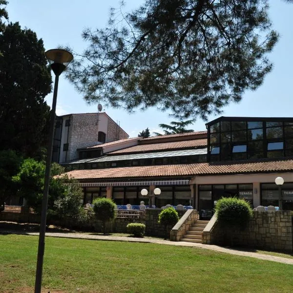 Hotel Flores, hotel v Poreči