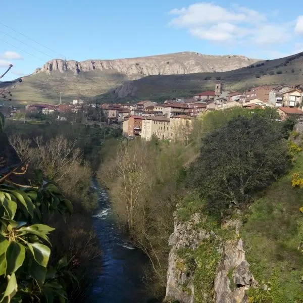 Casa Petra y Armando, hotell i El Rasillo