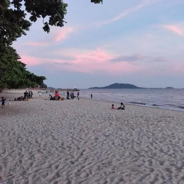 Auberge de la Plage, hotel v destinaci Kep