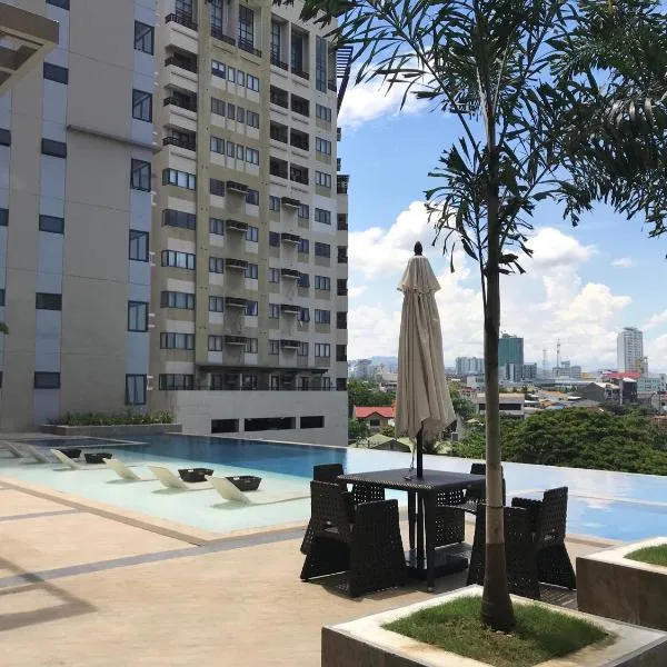 The Persimmon Studios Near Ayala and SM City Cebu、セブシティのホテル
