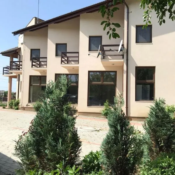 Pensiunea Casa Soarelui, hotel en Ostrovu Corbului