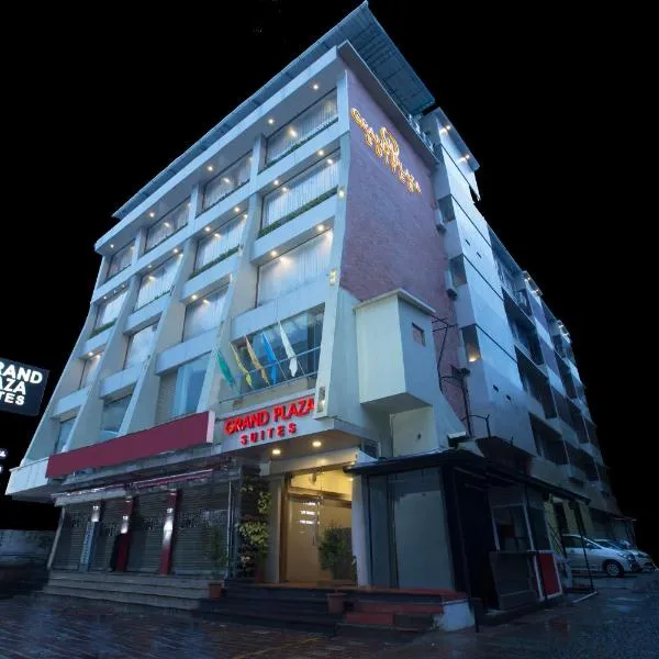 Grand Plaza Suites โรงแรมในVarakal