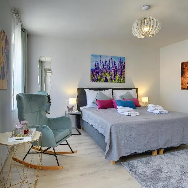 D&A City Center Apartments with free parking, hotel v destinácii Pula