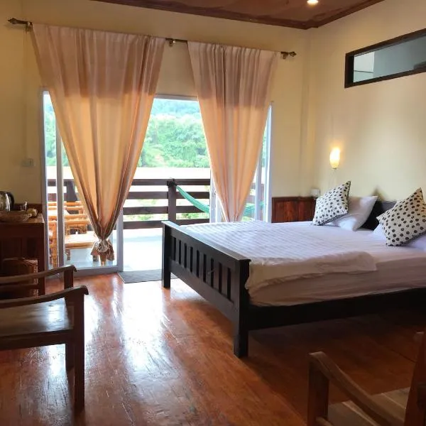 Riverview Bungalows & GH, hotel en Muang Ngoy