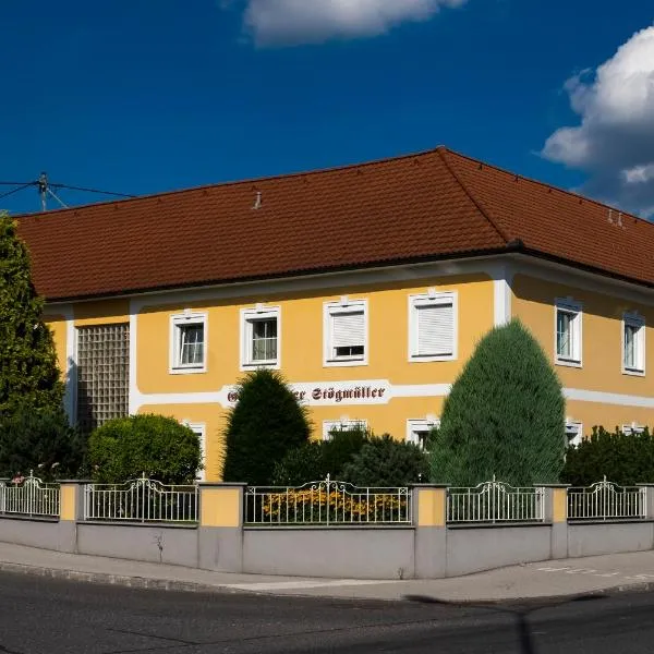 Gästehaus Stögmüller, hotel v destinaci Asten