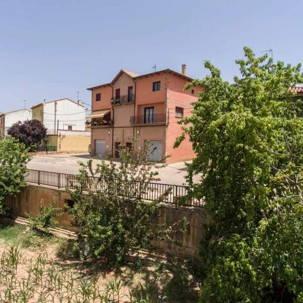 La Casa De La Vega, hotel in Camarena de la Sierra