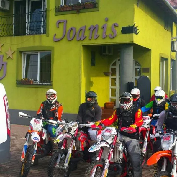 Motel Ioanis、Mîndrulocのホテル