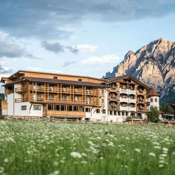Hotel Mareo Dolomites – hotel w mieście San Vigilio di Marebbe