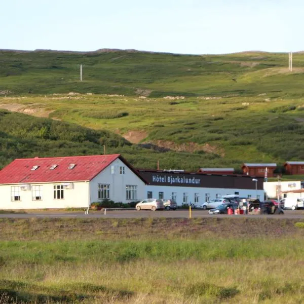 Hótel Bjarkalundur, hotel en Staðarhólskirkja