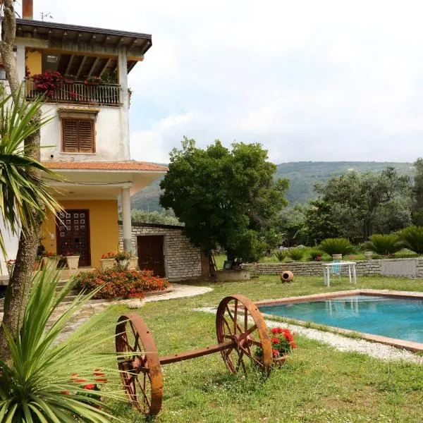 Arcobaleno, hotel en Campagna