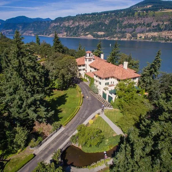 Columbia Gorge Hotel & Spa, hotel in Snowden