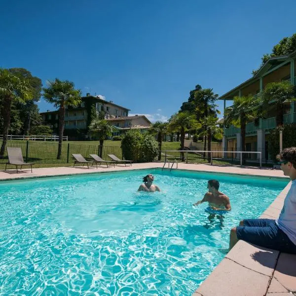 Logis Hôtels- Hôtel et Restaurant Domaine de Fompeyre, hotel v destinaci Bazas