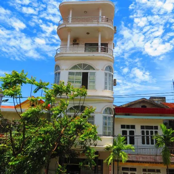 Nam Long Hotel, viešbutis mieste Hữu Hưng