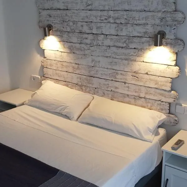 Domus Valencia Apartamentos centro frente a Torres de Serrano, khách sạn ở Valencia