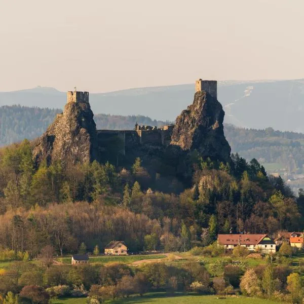 Hotel Trosky, hotel v Hrubé Skále