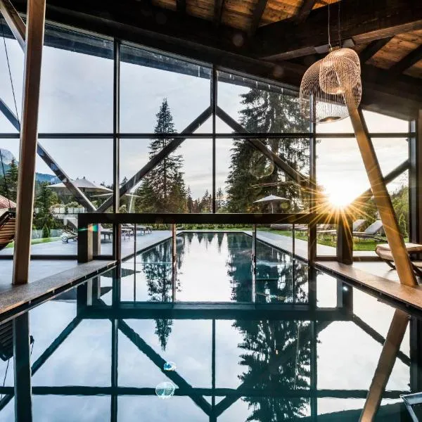 Hotel Alpenrose, hotel di Carezza al Lago