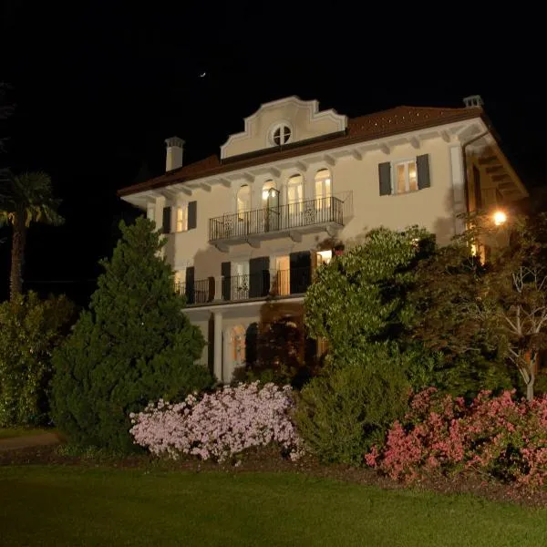 B&B Le Camelie, hotel in Domodossola