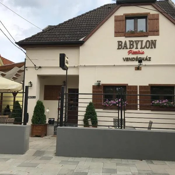 Babylon Pizzéria Vendégház – hotel w Miszkolcu