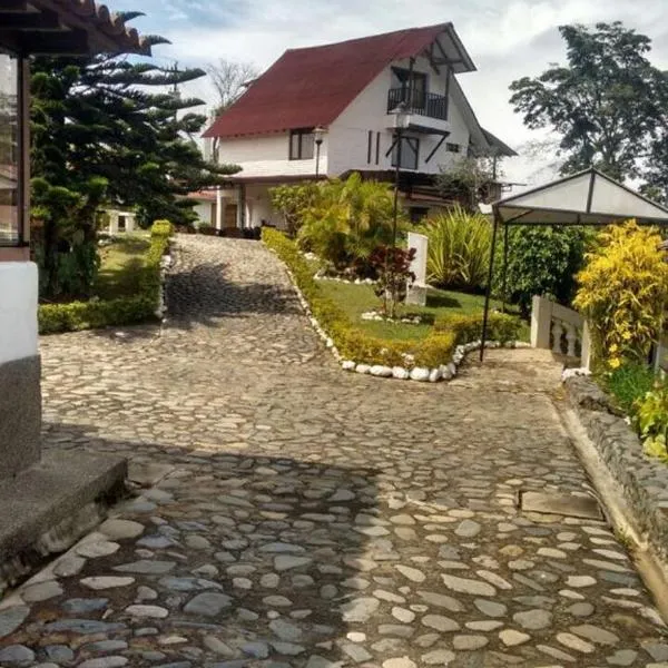 Parcelación El Lago, hotel en Los Cedros