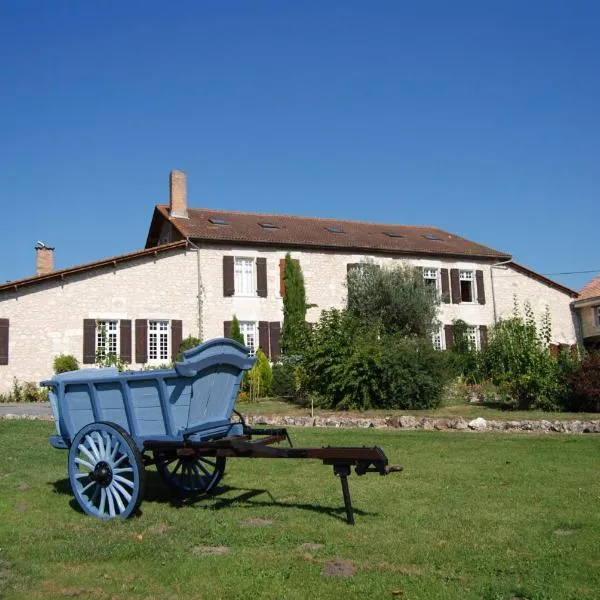 Le Logis des Quatre Puits, hotel in Saint-Martin-dʼAry