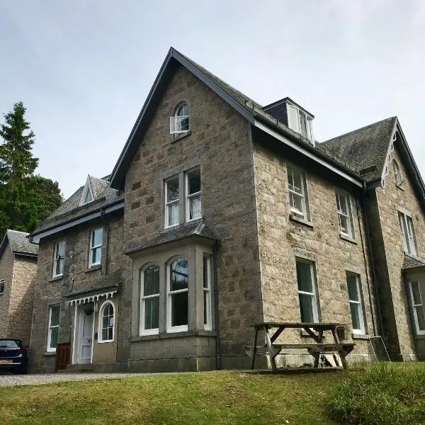 Braemar Youth Hostel، فندق في برايمار