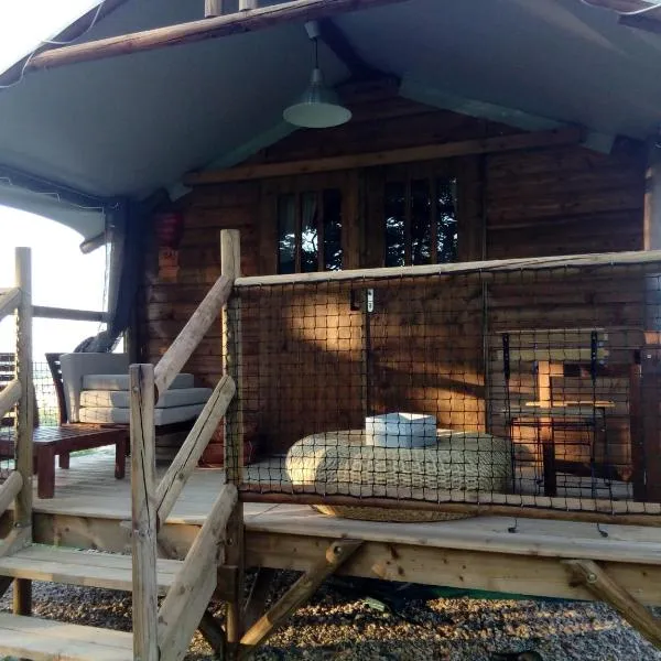 Les lodges d'Adelaide, hotel v destinaci Cahuzac-sur-Vère