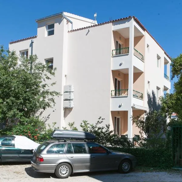 Apartments IVO, hotel in Tučepi