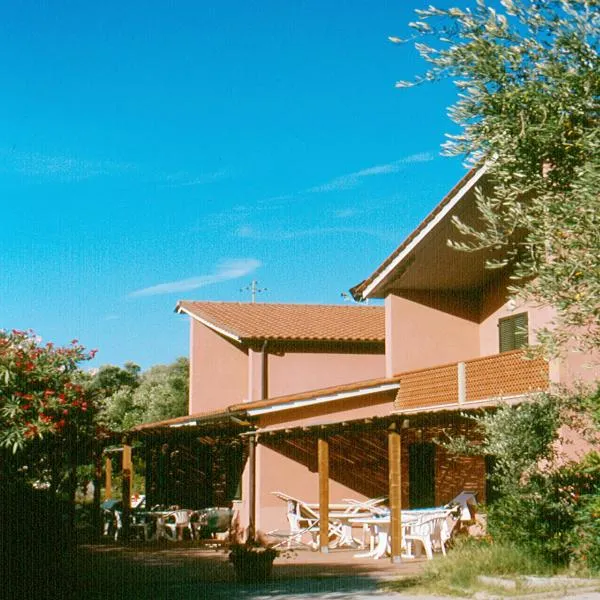 Elbamar Lacona, hotel v destinaci Lacona