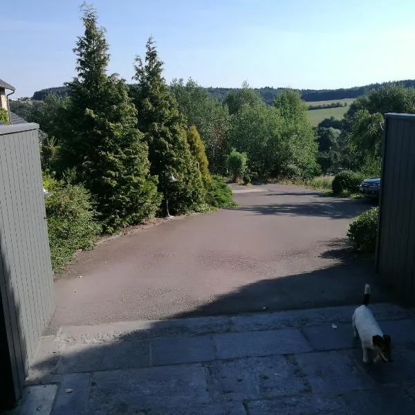 Un brin de Paradis "appartement de 100 m²", hotel en Harzé