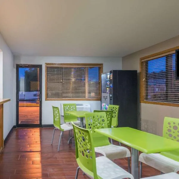 Rodeway Inn Delmont, hotel a Delmont