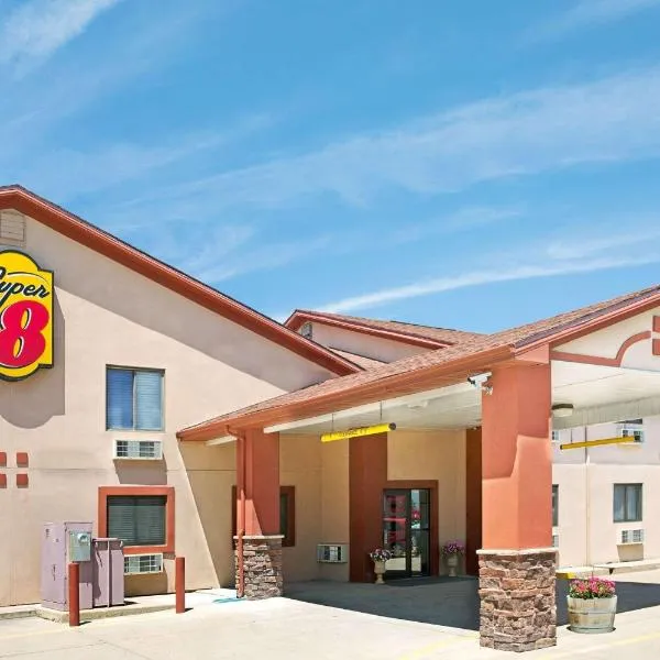 Super 8 by Wyndham Longmont/Del Camino, хотел в Firestone