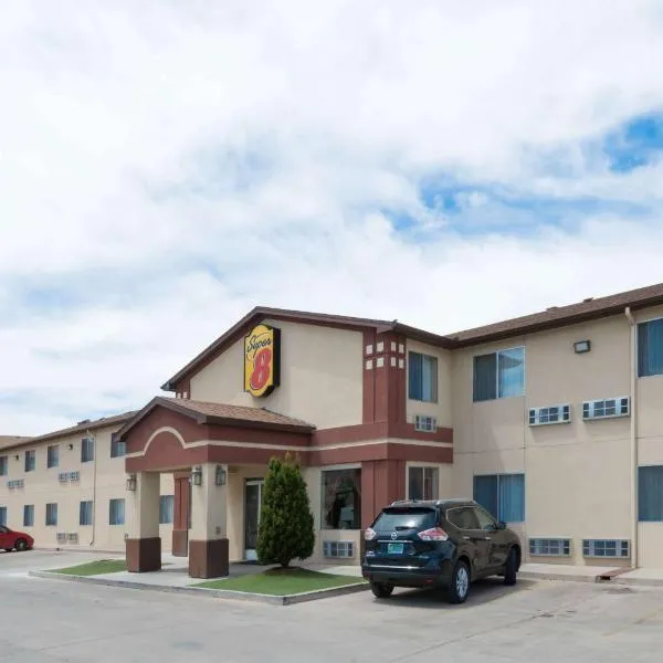 Super 8 by Wyndham Bernalillo, hotel v destinaci Bernalillo