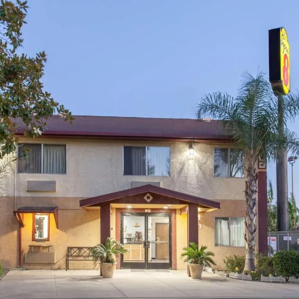 Super 8 by Wyndham Selma/Fresno Area, hotel en Kingsburg