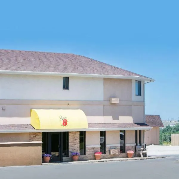 Super 8 by Wyndham Casper West by the River โรงแรมในEvansville