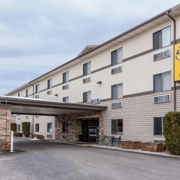 Super 8 by Wyndham Kalispell Glacier National Park, hotell i Kalispell