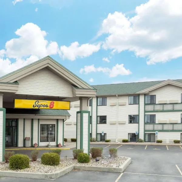 Super 8 by Wyndham Wisconsin Dells, hotel en Plainville