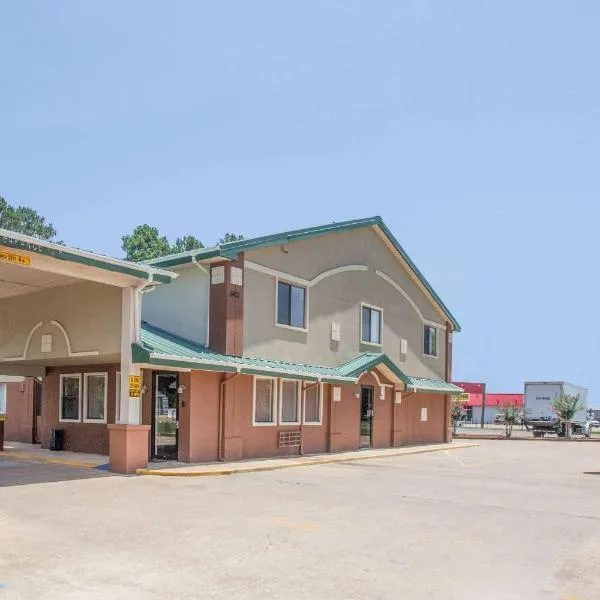 Super 8 by Wyndham Natchitoches, hotel di Natchitoches