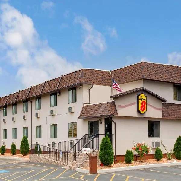 Super 8 by Wyndham Ogden, Utah, hotel v destinaci Ogden