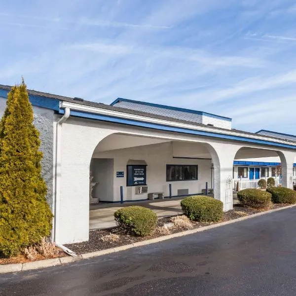 Days Inn by Wyndham Kent - Akron, hotel en Stow