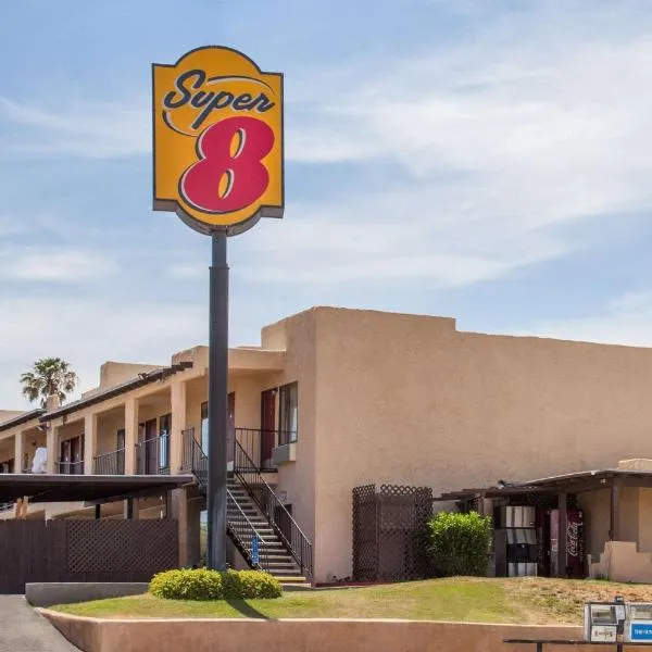 Super 8 by Wyndham Barstow โรงแรมในบาร์สโตว์