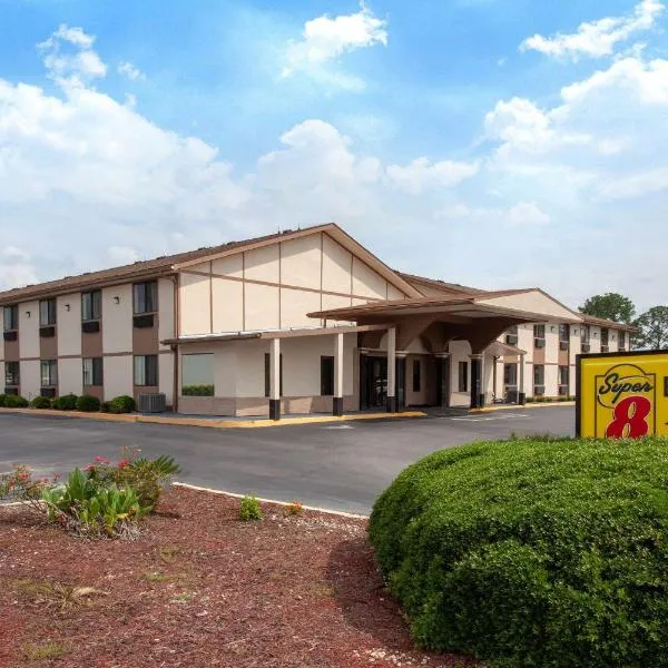 Super 8 by Wyndham Waycross GA, hotell i Blackshear