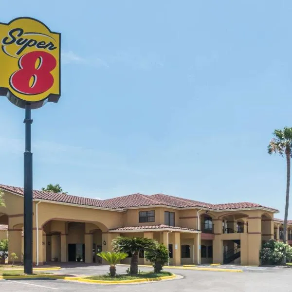 Super 8 by Wyndham Weslaco, hotel in Mercedes