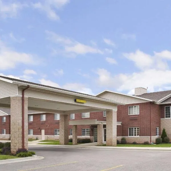 Super 8 by Wyndham Ava, hotell sihtkohas Ava