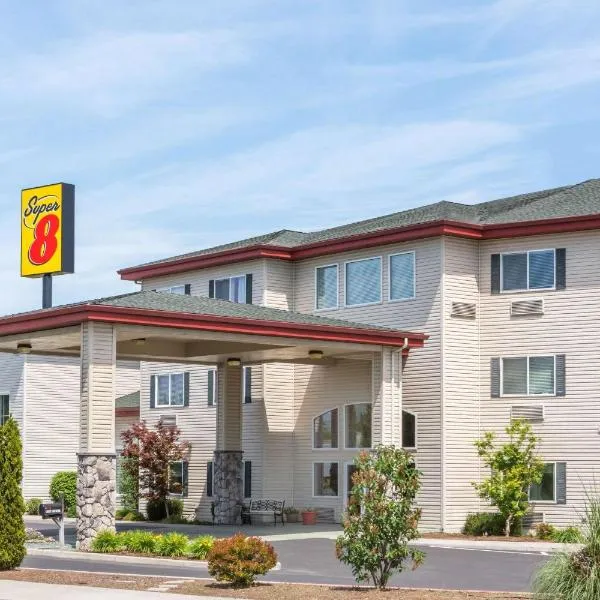 Super 8 by Wyndham Central Pt Medford, hotelli kohteessa Central Point