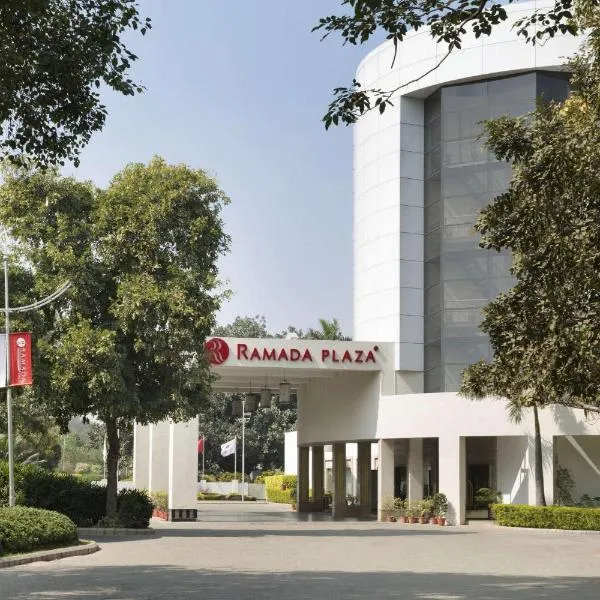 Ramada Plaza by Wyndham JHV Varanasi، فندق في فاراناسي