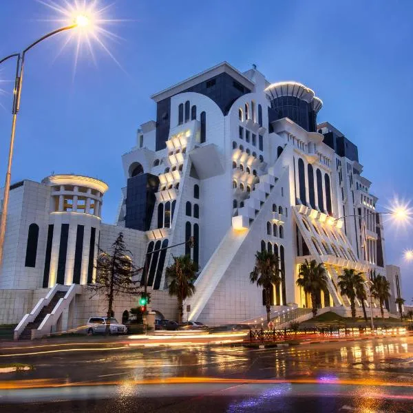 The Grand Gloria Hotel, ξενοδοχείο στο Μπατούμι