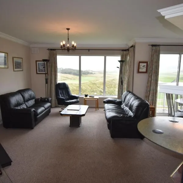 The Links Apartment Portrush โรงแรมในAird