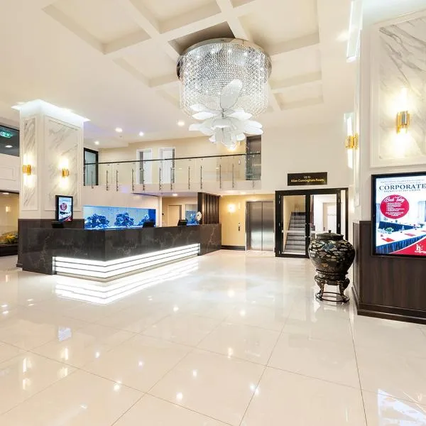 Burke and Wills Hotel Toowoomba to Brisbane Airport (BNE) premium and luxurious chauffeur service