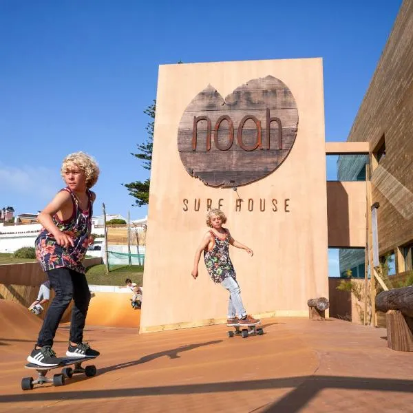Noah Surf House Portugal, hotel in Santa Cruz