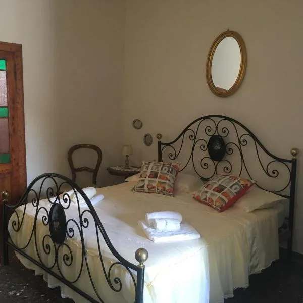 VIA ROMA 131, Kylix、モンテヴァルキのホテル